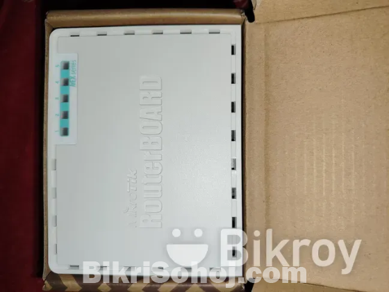 Microtek router RB750